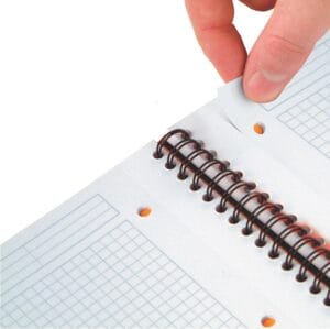 Oxford International notebook A4+ - gelijnd, 160 bladzijden, spiraalbinding ā productfoto 2