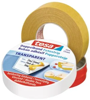 Blik met tesa Fotostrip dubbelzijdige knutseltape van 15 mm breed en 10 m lang