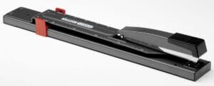 Zwarte Bostitch nietmachine met lange arm, gewicht 1099 g