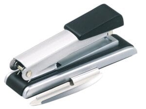 Bostitch nietmachine Flat Clinch in chroom en zwart