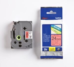 Brother TZe tape van 24 mm in zwart op rood voor P-Touch beletteringsapparaten
