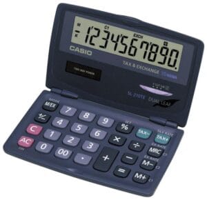 Casio SL-210TE zakrekenmachine in zwart met openklapbaar deksel en 10-cijferig display