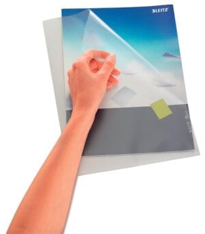 Leitz Kwaliteitszichtmap A4 - 30% gerecycleerd PP, transparant, doos van 100 stuks ā productfoto 2