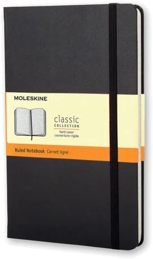 Moleskine notitieboek 13 × 21 cm met harde zwarte cover en gelijnde bladzijden