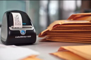 Dymo LabelWriter etiketten 89 Ć 28 mm - wit, doos van 12 rollen van 130 etiketten ā productfoto 2