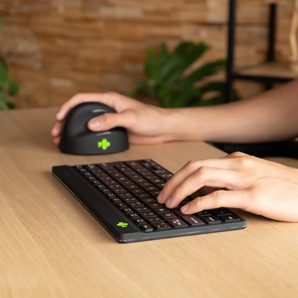 R-Go Compact Break ergonomisch Bluetooth toetsenbord, qwerty, zwart — detail 2