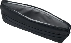 Kensington EQ laptop sleeve voor 16 inch laptops, zwart — detail 2