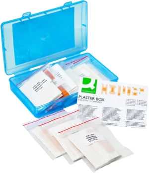 Hersluitbare plastic box van Q-CONNECT met 100 pleisters in verschillende maten en kleuren