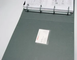 Q-CONNECT badge pocket, zelfklevend, ft 60 x 95 mm, open korte zijde, pak van 10 stuks — detail 2
