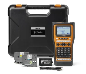 Brother beletteringssysteem PT-E560BT met draagkoffer, 2 tapes, adapter en batterij — beletteringsysteem
